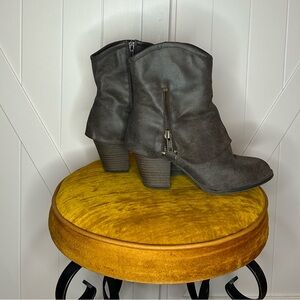 POP Grayish/Brown Ankle Boots‎ Size 6.5